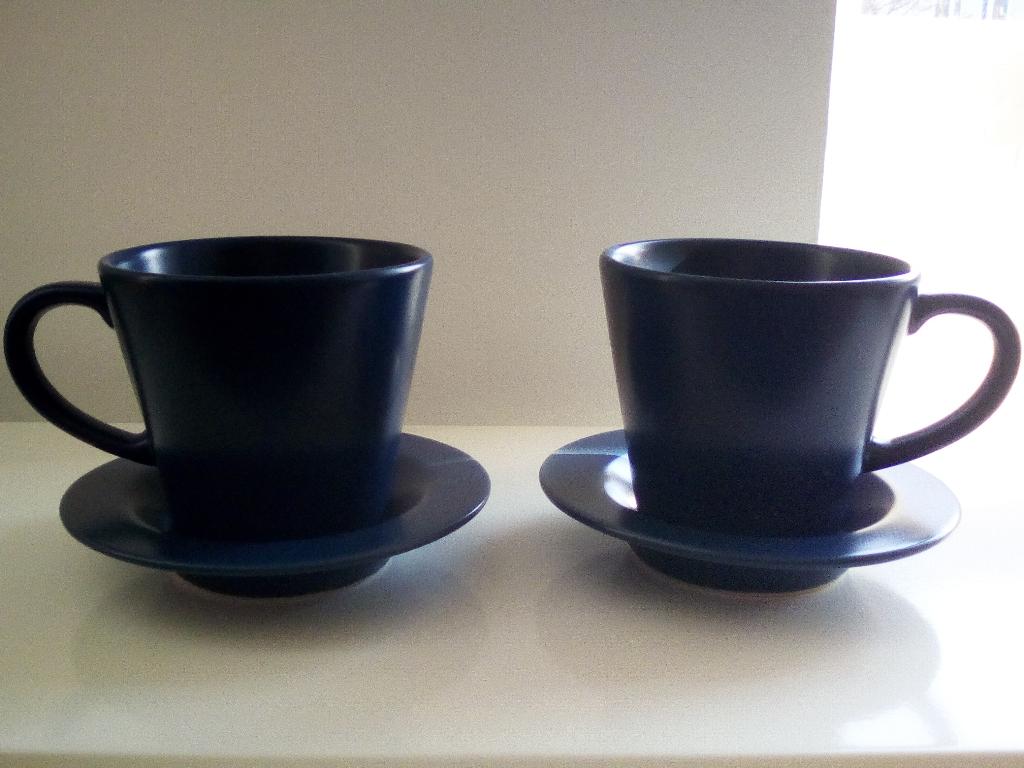 Little news blauwe bekers, Huis en Inrichting, Keuken | Servies, Ophalen, Nieuw