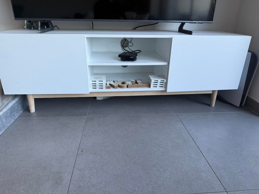 Meuble TV Maisons du Monde + table gigogne blanche Bon état, Maison & Meubles, Armoires | Mobilier de télévision, Comme neuf, Enlèvement