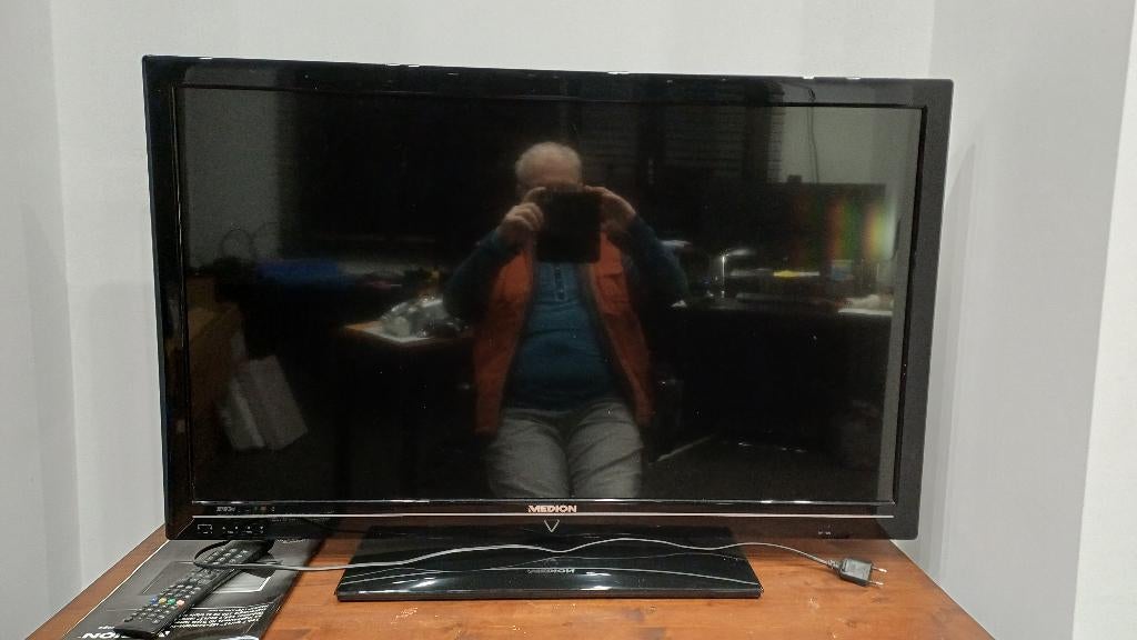 MEDION MD 30630 BE-A 42" LCD TV, Gebruikt, LCD, 40 tot 60 cm, Smart TV