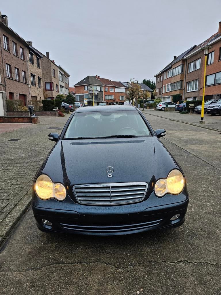 Mercedes C220cdi 11/2004 Automatik 1ier propriétaire+carnet, Autos, Mercedes-Benz, Particulier, Diesel, Automatique, Carnet d'entretien
