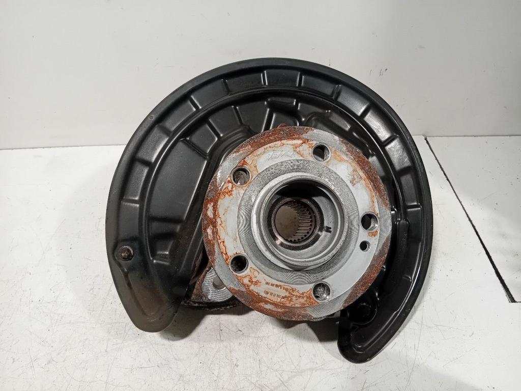 Wielnaaf links achter Mercedes-Benz EQ-Klasse, Onderdelen@venauto.nl, Van der Ven Autorecycling B.V., Gebruikt, Ettenseweg 76, 4706 PB Roosendaal, The Netherlands