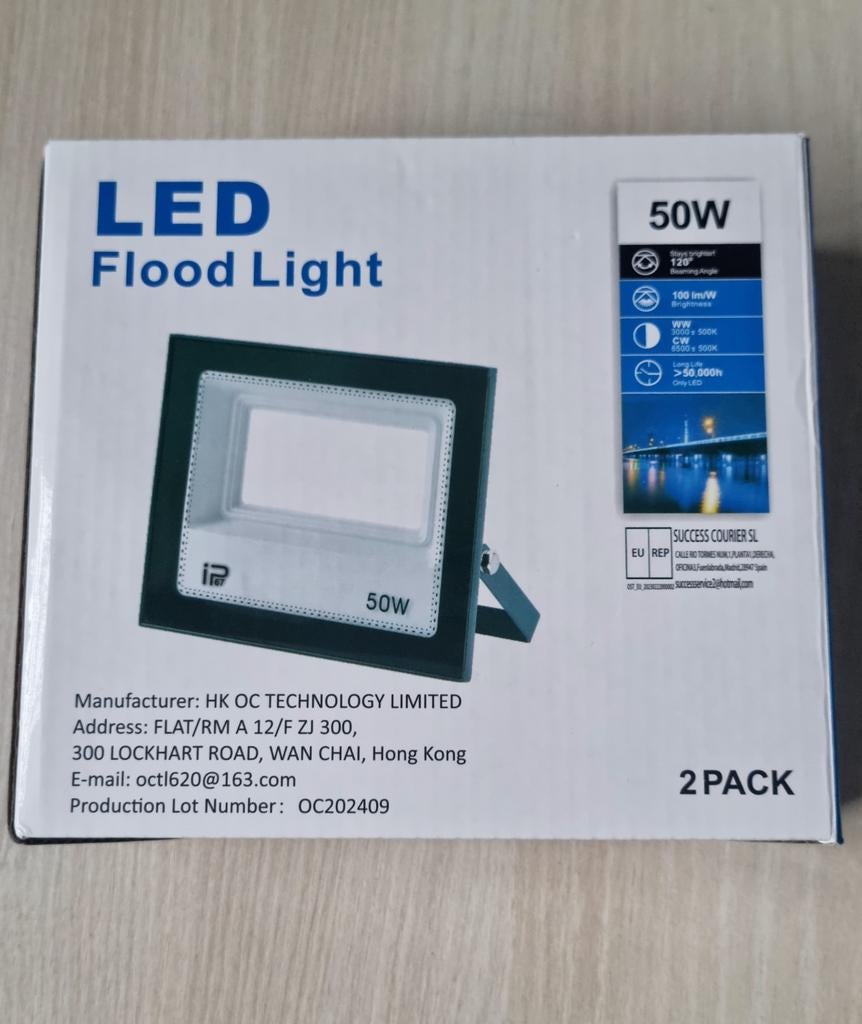 Phare extérieur led 50w
2 pièce disponible, Enlèvement, LED