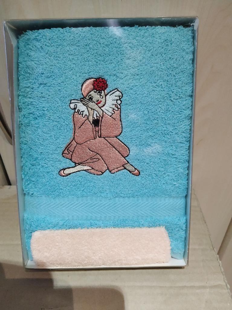 geschenkdoosje met handdoek 50x100cm en washandje assortie, Huis en Inrichting, Badkamer | Badtextiel en Accessoires, Nieuw, Handdoek