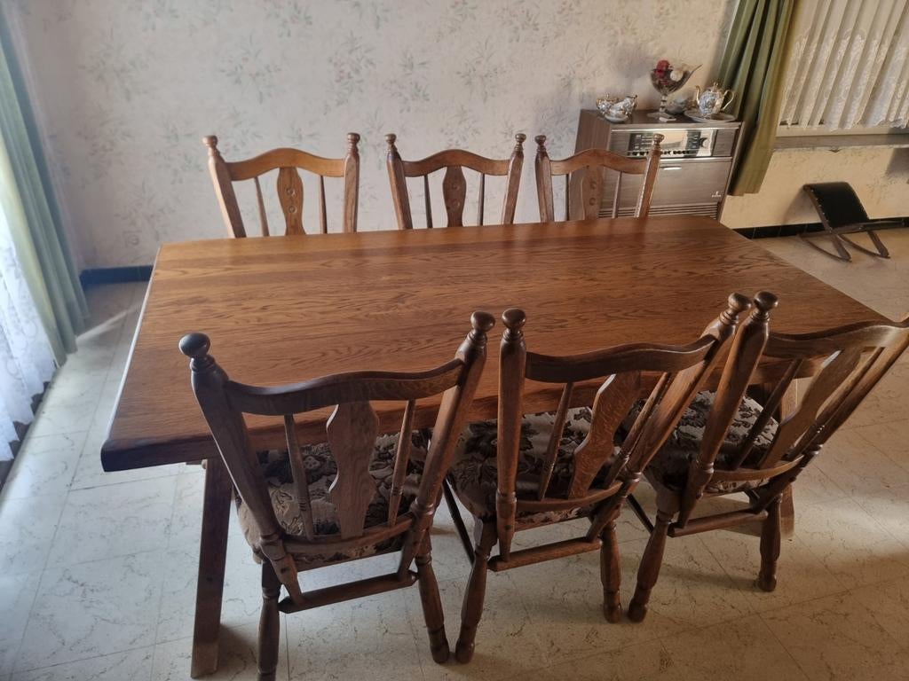Tafel met 6 stoelen, Ophalen