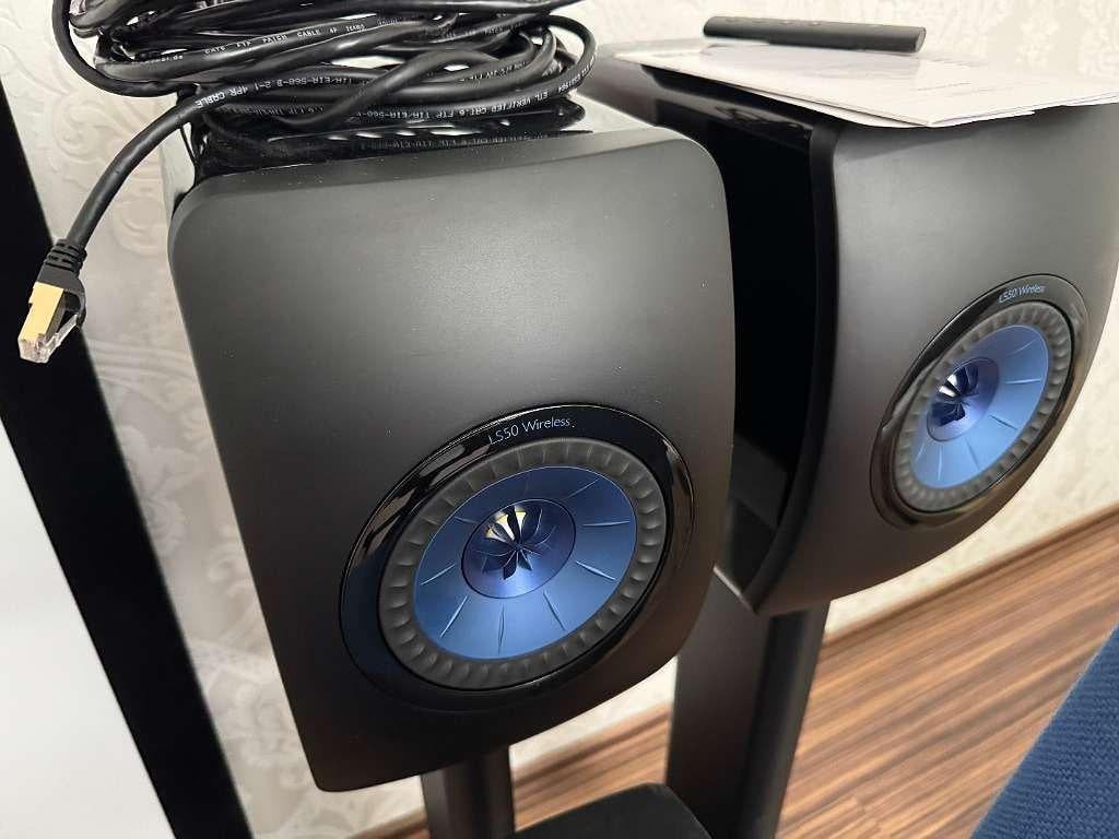 Enceintes KEF LS50 Wireless avec pieds d'enceintes KEF, Ophalen of Verzenden, Zo goed als nieuw