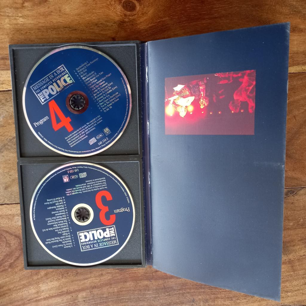 Neuf: Coffret 4CDs Police Message in a box, CD & DVD, CD | Rock, Enlèvement ou Envoi, Neuf, dans son emballage, Pop rock
