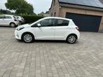 TOYOTA YARIS HYBRIDE 62000 KM UIT 2020, Stof, Euro 6, 4 cilinders, Wit