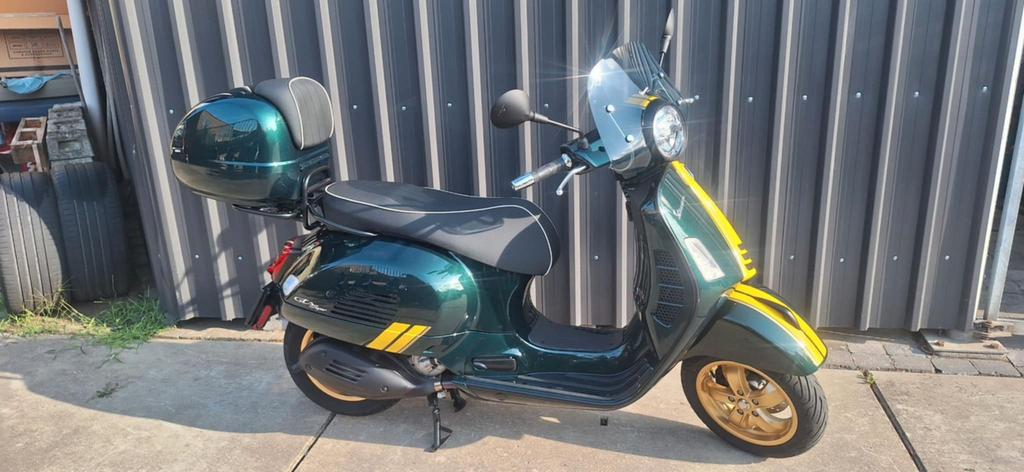 Vespa GTS 300 édition sixties, Motos, Particulier