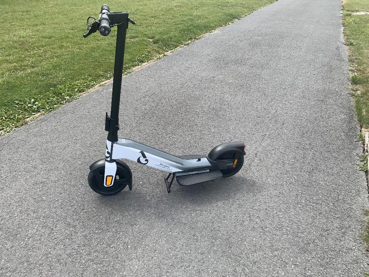 Pure Advance elektrische step – Nieuwstaat, Fietsen en Brommers, Steps, Nieuw, Elektrische step (E-scooter), Ophalen