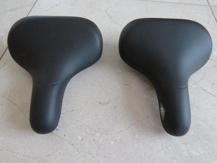 2 Fietszadels Selle Royal HZ, Vélos & Vélomoteurs, Vélos Pièces, Neuf, Selle, Elektrische fiets, Stadsfiets, Enlèvement ou Envoi