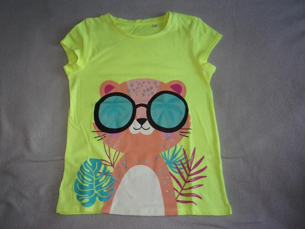 Leuke meisjes t - shirt. Maat 140, Kinderen en Baby's, Kinderkleding | Maat 140, C&A, Meisje, Ophalen of Verzenden, Zo goed als nieuw