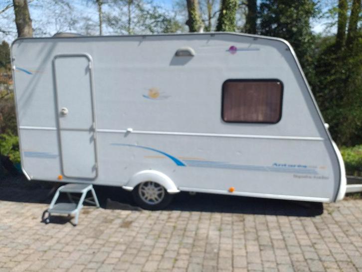 caravane tractable, Caravanes & Camping, Caravanes, Particulier, jusqu'à 4, 500 - 750 kg, Siège standard, Caravelair, Grand lit