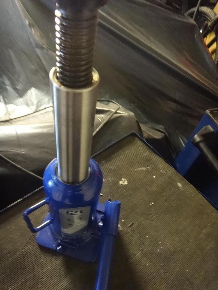 Huile et cric facom, Autos : Divers, Outils de voiture, Utilisé, Enlèvement