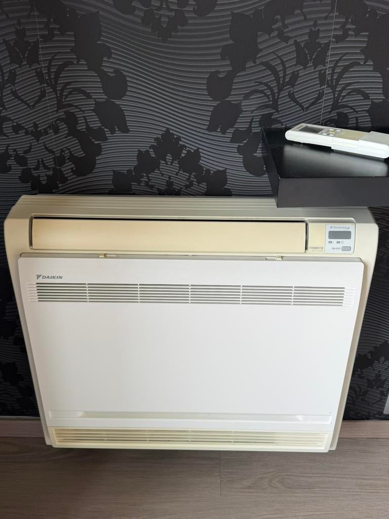 Airco Daikin Vloermodel, Elektronische apparatuur, Airco's, Ophalen, Zo goed als nieuw
