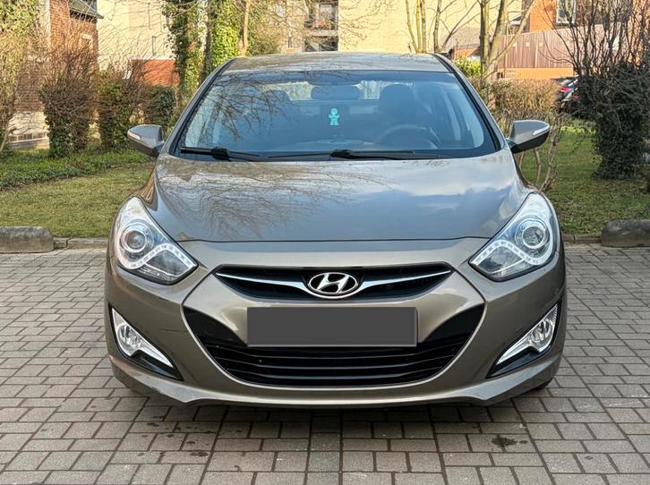 LA HYUNDAI I40 2013 REGORGE D'OPTIONS, Autos, Hyundai, Particulier, i40, Diesel, Boîte manuelle, Enlèvement