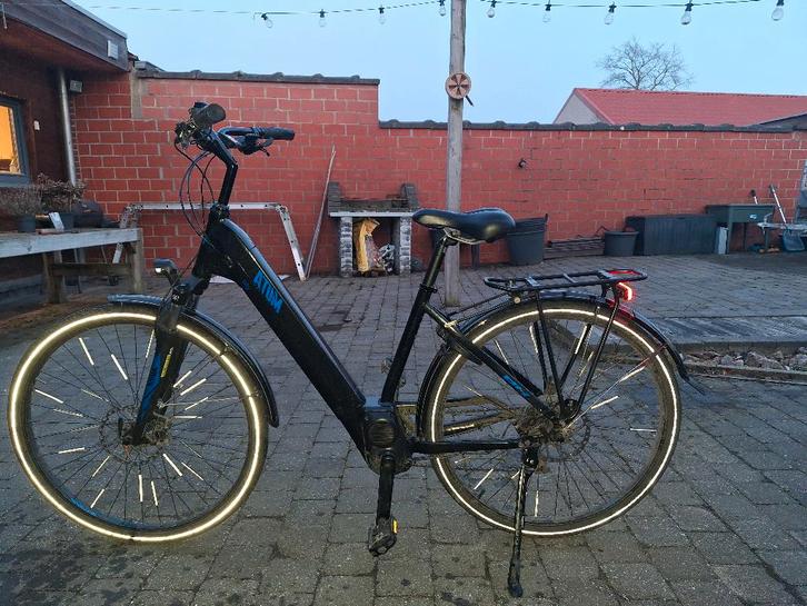 Elektrische fiets Atom, Fietsen en Brommers, Fietsen | Dames | Damesfietsen, Zo goed als nieuw, Overige merken, Versnellingen