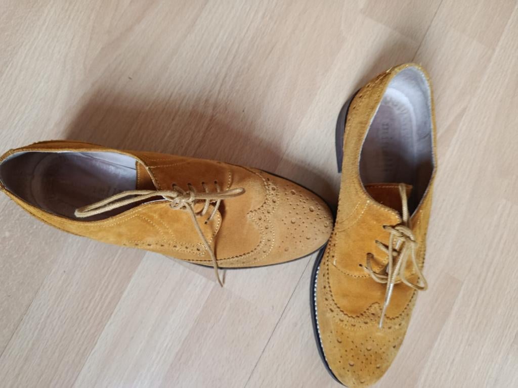 Richelieu Minelli-schoenen in camelsuède, Brogue-stijl, Kleding | Heren, Schoenen, Gedragen, Espadrilles of Moccasins, Overige kleuren