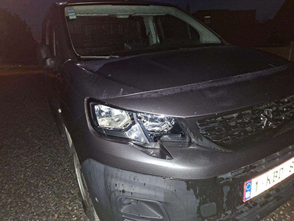 Peugeot partner 15bleuhdi 4 oktober 2020, Voorwielaandrijving, Navigatiesysteem, Diesel, Particulier