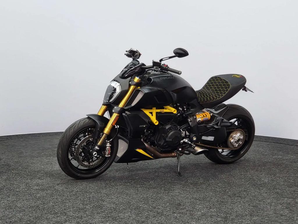 Ducati Diavel 1260s|Black&Steel|2022|1.039 km|Perfecte staat, Motoren, Motoren | Ducati, Traction Control, Bedrijf, Naked bike