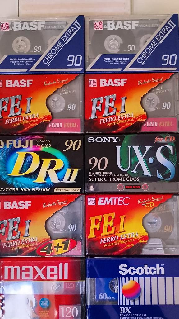 10 pneus à cassette Maxell & Tdk neufs, CD & DVD, Cassettes audio, Neuf, dans son emballage, Avec boîte de rangement, étagère ou coffret