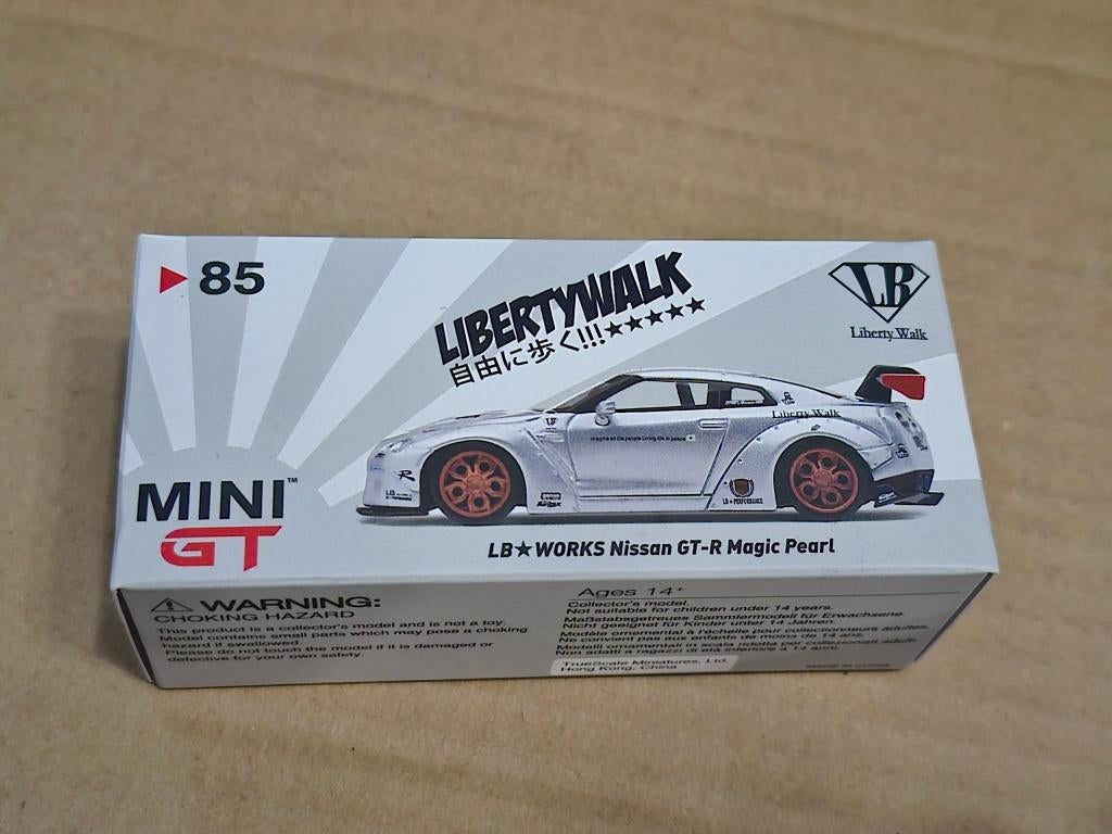 MiniGT #85 magic pearl Nissan GT-R, Enlèvement ou Envoi, Comme neuf, Voiture