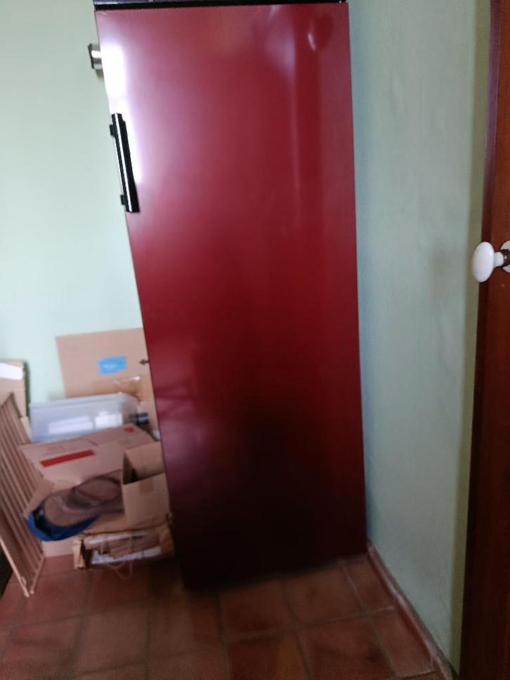 Cave à vin  200 bouteilles, Verzamelen, Wijnen, Zo goed als nieuw, Witte wijn, Overige gebieden, Ophalen