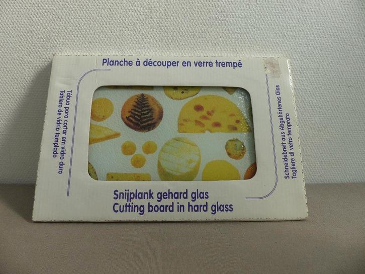 Planche à découper en verre pour fromage/pain, Maison & Meubles, Cuisine | Vaisselle, Comme neuf, Verre, Enlèvement ou Envoi