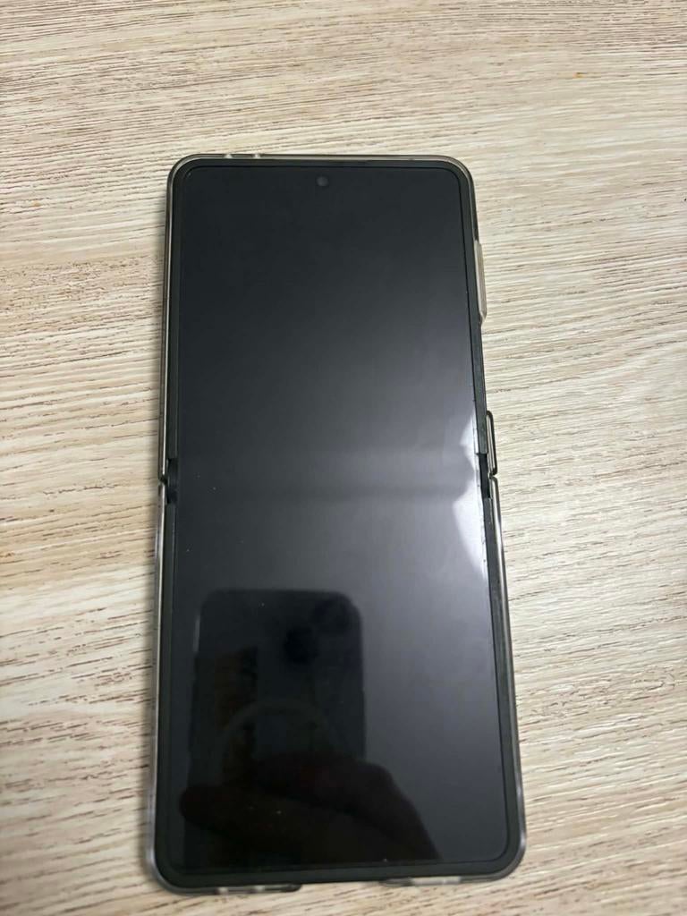 Samsung z flip 7, Telecommunicatie, Mobiele telefoons | Samsung, Ophalen, Zwart, Touchscreen, Nieuw