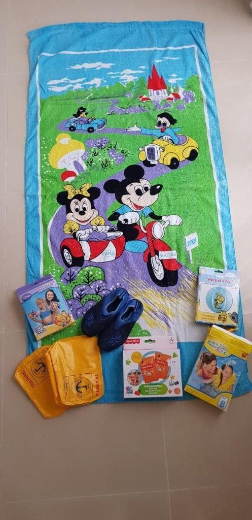 set voor het strand of zwembad (handdoek, zwemvest, bal,...), Tuin en Terras, Zwembaden, Zo goed als nieuw, Overige typen, Ophalen