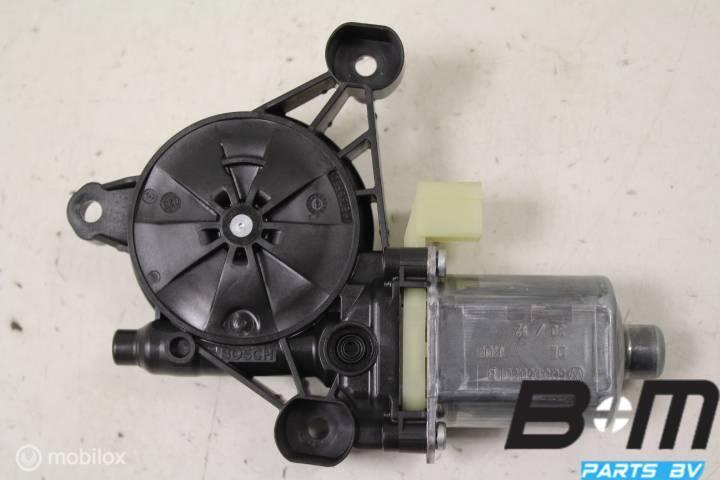 Raammotor RV (bestuurderskant) Audi A3 8V Limo 5Q0959801B, Gebruikt