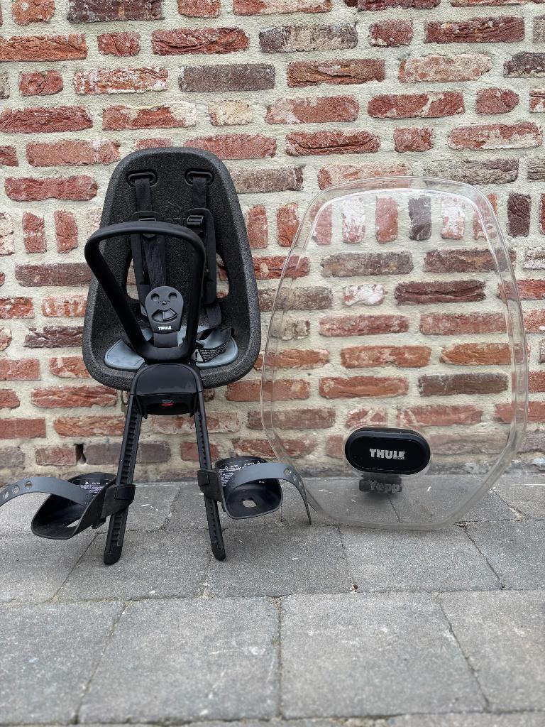 THULE fietszitje, Ophalen, Voetsteuntjes, Voorzitje, Zo goed als nieuw