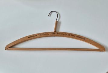 Nr1. Wehrmacht, NSDAP kledinghanger. beschikbaar voor biedingen