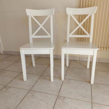 2 Ikea keukenstoelen  beschikbaar voor biedingen