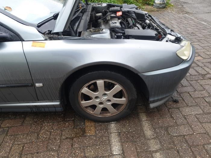 Aile avant droite d'un Peugeot 406 (EZDC), Autos : Pièces & Accessoires, Carrosserie & Tôlerie, Peugeot, Utilisé, 3 mois de garantie