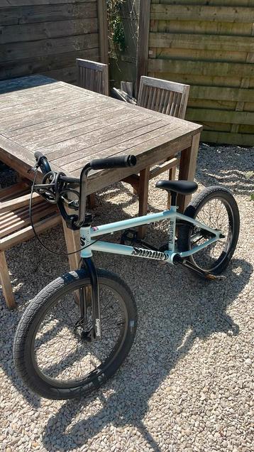 Sunday stunt bmx beschikbaar voor biedingen