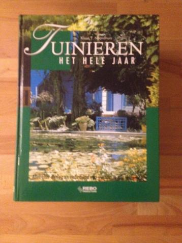 Tuinieren het hele jaar door beschikbaar voor biedingen