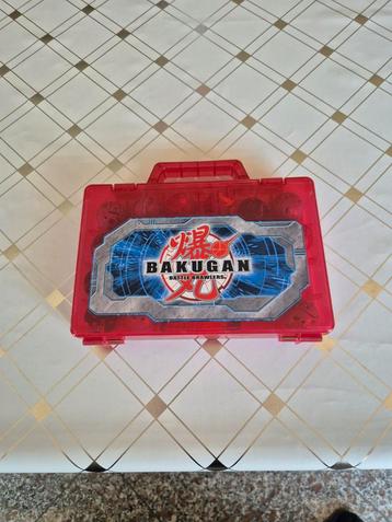 Bakugan doos met 14 bakugan en een deel magnetische kaarten, Enlèvement, Utilisé