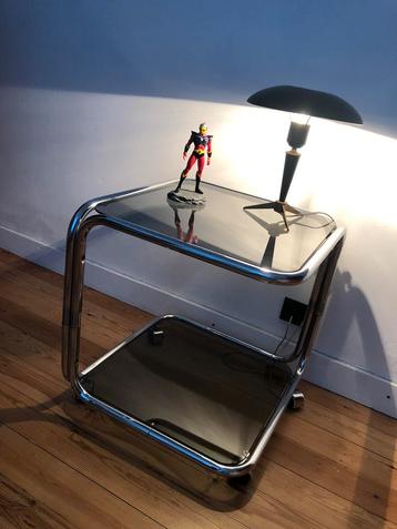 Table vintage beschikbaar voor biedingen