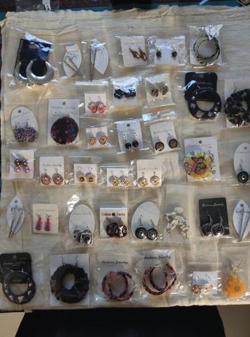 Boucles d'oreilles  beschikbaar voor biedingen
