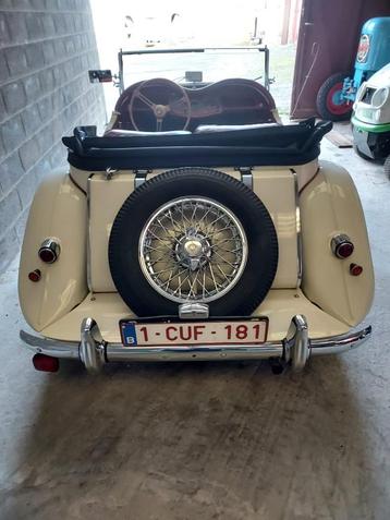 Voiture ancêtre MG Midget 1955 disponible aux enchères