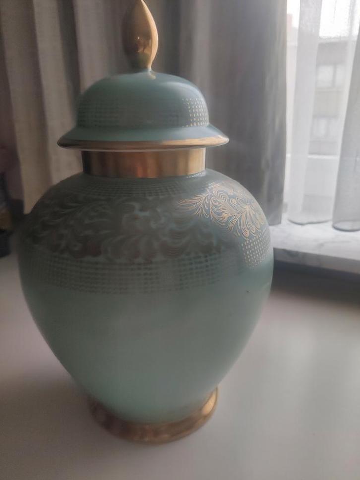 Porseleinen dekselvaas, Huis en Inrichting, Woonaccessoires | Vazen, Zo goed als nieuw, Ophalen