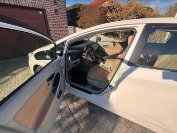 Prius à vendre, version luxe, en bon état et entretenue, Autos, Particulier, Achat, Prius