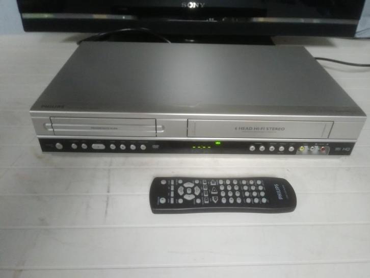 Philips DVP3350V combi DVD speler/VHS video recorder, Audio, Tv en Foto, Videospelers, Zo goed als nieuw, VHS-speler of -recorder