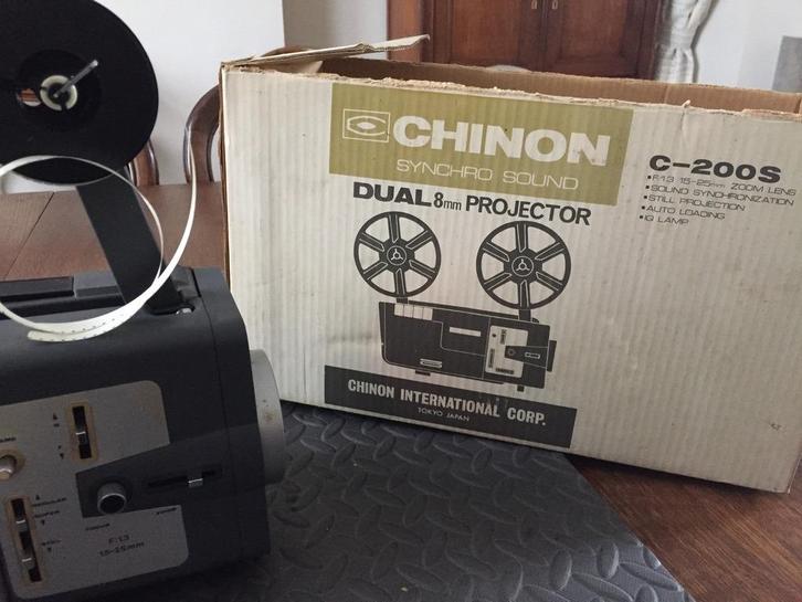 Projecteur  8 / S8 muet " CHINON  ", Audio, Tv en Foto, Filmrollen, 8mm film, Ophalen