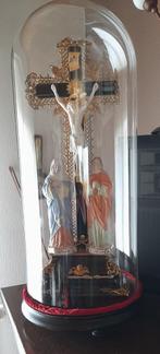 Heiligen beelden onder stolp., Enlèvement