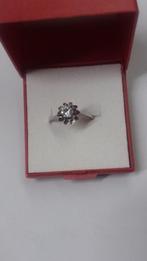 Ring: Solitaire 18 kt witgoud, Handtassen en Accessoires, Ringen, Wit, Nieuw, Ophalen of Verzenden, Dame