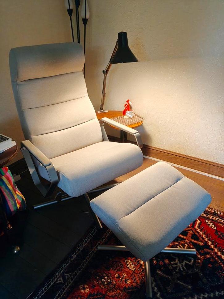 MONTEL Relax zetel met zijn voetenbank, Huis en Inrichting, Zetels | Zetels en Chaises Longues, Zo goed als nieuw, Ophalen