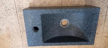 Nieuwe natuurstenen rechthoekige wastafel 40/23/11 beschikbaar voor biedingen