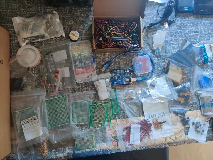 van alle soorten modules,resistor,capacitor,......, Elektronische apparatuur, Overige elektronische apparatuur, Ophalen of Verzenden