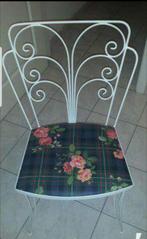 Witte ijzeren stoel en spiegel, Huis en Inrichting, Stoelen, Ophalen, Gebruikt, Wit, Metaal